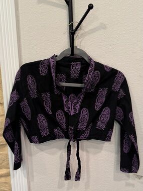 Women's Black & Purple Tie-Front Crop Top